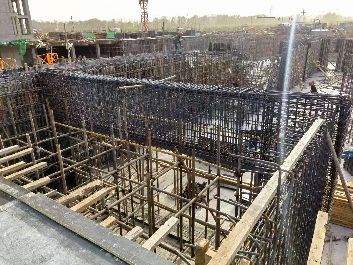德保建筑基础筏板施工时混凝土有哪些常见问题?